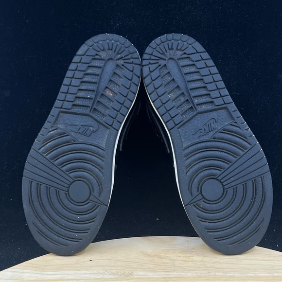 Nike Air Jordan Retro 1 High BP Youth Shoes Sz 12C Youth Glossy Black 705303-017 - Picture 9 of 10